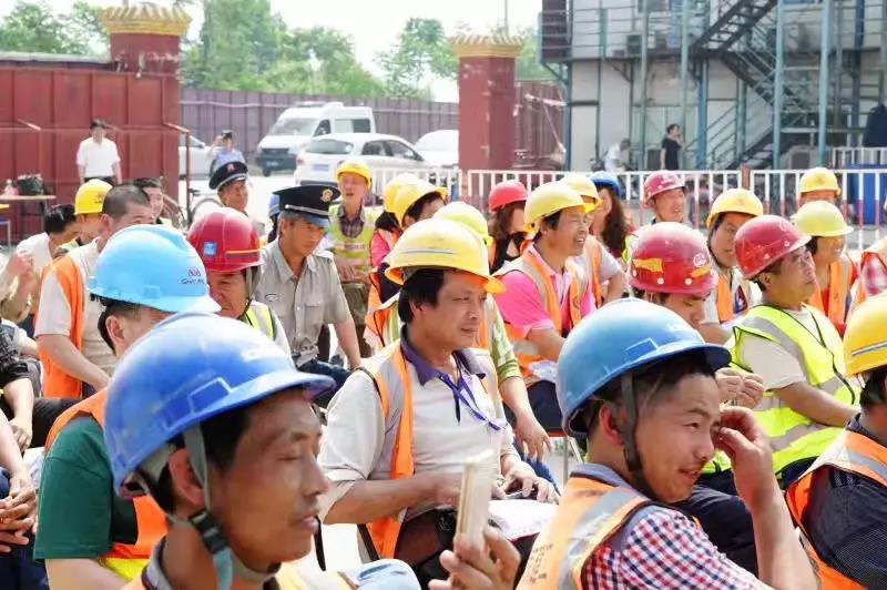 北京京通醫(yī)院,為工友們免費(fèi)測(cè)量血糖等